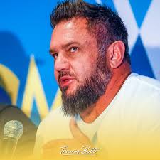 Travis Bott (@MrTravisBott)