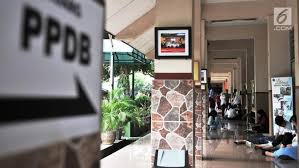 Peserta ppdb dki jakarta 2021 perlu mengetahui langkah lengkap pendaftaran. Masih Terapkan Kriteria Umur Di Ppdb 2021 Dki Dianggap Langgar Prinsip Keadilan News Liputan6 Com