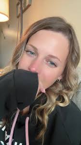 Danielle Hershey Kiss4