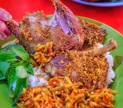 Kamu bisa menemukan penjual pangsit goreng dari seluruh indonesia yang terdekat dari lokasi & wilayah kamu. 5 Rekomendasi Bebek Goreng Maknyus Di Kota Malang Awas Ketagihan Ya