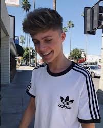 Harvey leigh cantwell (born 28 january 1999), also known by his stage name hrvy , is an english singer and television presenter. How Old Is Strictly S Hrvy And What Is His Real Name