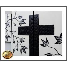Corak realistis adalah suatu gambar atau lukisan yang dibuat menyerupai wujud aslinya, sesuai dengan anatomi dan proporsinya. Jual Lukisan Minimalis Salib Motif Daun Hitam Putih Kota Surabaya Jayakirana Shop Tokopedia