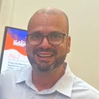 100+ "Laraia" profiles