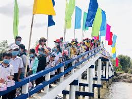 Mùi cá tôm phơi khô đặc trưng của làng chài lưới đất mũi cà mau cứ phảng phất, mặn nồng. Undp Helps Build Roads In Báº¡c Lieu And Ca Mau Society Vietnam News Politics Business Economy Society Life Sports Vietnam News