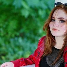 Tamara Kerr's Instagram, Twitter & Facebook