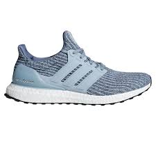 But by combining key technology like a boost midsole, primeknit upper, and their patented torsion bar, adidas created a responsive running shoe that changed the game. Adidas Ultra Boost Training Schuhe Blau Laufen