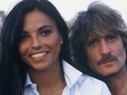 Christophe : qui est Véronique Bevilacqua, son épouse dont il était séparé  depuis 20 ans ? : Femme Actuelle Le MAG