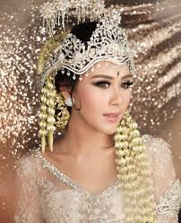Merias merupakan hal yang paling utama dalam acara pernikahan. 30 Make Up Pengantin Video Tutorial Natural Terbaik 2020