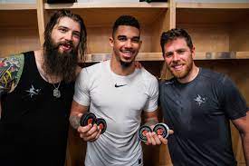 Evander kane is a native of canada who was born on august 2, 1991, to parents perry and sheri kane in vancouver, british columbia, canada. Evander Kane On Twitter Took Me 9 Years In The Nhl But Was Worth The Wait Happy I Was Able To Get My First Trick With This Group Of Guys Sanjosesharks