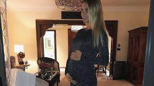 In 2012, marco was named footballer of the year in germany. Marco Reus Freundin Scarlett Der Babybauch Ist Endlich Da Promiflash De