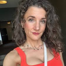 Eva Andersen (@evaoutloud)