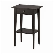 The hemnes sofa table from ikea is an affordable, beautiful and timeless white piece of furniture that can serve multiple purposes in your home! Hemnes Ablagetisch Schwarzbraun 46x35 Cm Ikea Osterreich