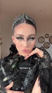 #halloween #costumes #blackswan #disfraces