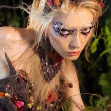 ✨Конкурс @Цветочное 2025. МОДНЫЕ СКАЗКИ» Категория флористы- МАСТЕРА  🌟Работа Ясмины Халитовой «Птица Сирин» Образ вдохновлен дизайнами Thierry  Mugler 1997 года. Сирин