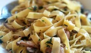 La ricetta originale è anche un'ottima base per. Ricetta Tagliatelle Carciofi E Funghi Le Ricette Di Buonissimo