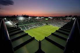 Poniedziałek, 2 grudnia 2013 (14:25). Stadion Legia Warszawa