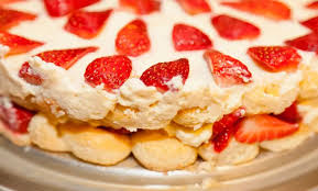 Ingredients Pour 6 Personnes 2 Barquettes De Fraises Environ 200 G De Sucre 250 G De Mascarpone Boudoirs 4 En 2020 Recette Tiramisu Fraise Creme Patissiere Facile
