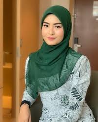 Here you can download for free terlalu memuja ringtone. Wany Hasrita Terlalu Memuja Mp3