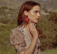 Famous people like emma watson get a lot of inquiries about the possibility of a phone call, contact, meeting, or an autograph. Emma Watson Phone Number Whatsapp Number Mobile Number Fanmail Office Address Email Id Bnnfeed