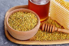 Bees collect pollen from the anthers of flowers. Bee Pollen Health Benefits And Harms Confetissimo Women S Blog