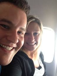 Hilary Devries's Instagram, Twitter & Facebook