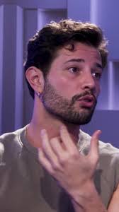 Rafa en QHDD junto a Willy echando chisme de su trayectoria, y me parece  increíble y mágico como una valla gigante de Isa tkm marca un inicio  #isatkm #grachi #rafaeldelafuente #nickelodeon