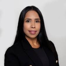 Kerry Antenucci's Instagram, Twitter & Facebook