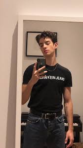 Sera zelva (in no particular order) kj apa manu rios tom holland harry raftus cole sprouse paris brosnan hayes. Manu Fdz