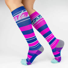 Running compression socks are designed to deliver increased oxygen to your muscles, improve circulation to the heart and speed up the removal of lactic acid, all of which enhance performance, endurance, and recovery. Compression Socks Colorful Running Compression Socks Zensah