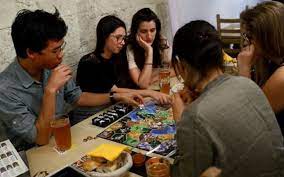 Les développeurs de jeux publient quotidiennement de nouveaux jeux amusants sur notre plateforme. Comment Organiser Une Soiree Jeux De Societe Dans Son Quartier Le Parisien