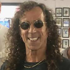 Can squirrels eat de shelled walnuts safely?