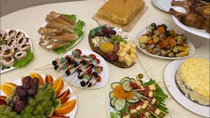 холодные закуски как накрыть стол на день рождения дешево и вкусно Prazdnichnyj Stol Na Den Rozhdeniya Gotovlyu 12 Blyud Zakuski Salaty Goryachee Prazdnichnoe Menyu Youtube