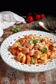 100% puglia legumi dell'alta murgia conserve di pomodoro di puglia i classici pasta lunga da 500g pasta corta da 500g pastine da 500g i classici da 1kg gli speciali trafilati al bronzo gli speciali. Gnocchi Di Patate Al Pomodoro E Basilico Ricetta Della Nonna