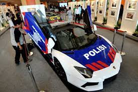 Melihat Mobil Lamborghini Polisi Mobil Polisi Lamborghini Aventador Polisi