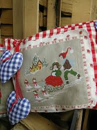 Lilli Violette De Mere En Fille Point De Croix De Noel Point De Croix Noel Broderie Et Point De Croix