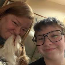 Aurora Platt's Instagram, Twitter & Facebook