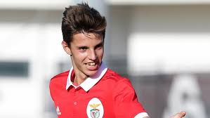 Pagina oficial administrada por tiago dantas, criada por um objetivo maior, ministrar. Tiago Dantas Para Polir Benfica Jornal Record