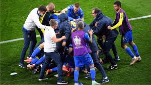 Ukraine, led by midfielder oleksandr zinchenko, faces sweden, led by midfielder sebastian larsson, in the round of 16 of the uefa euro 2020 at hampden park in saint petersburg, russia, on tuesday. 2q9qszlni4ilcm