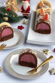 Buche De Noel Au Chocolat Et Fruits Rouges Amandine Cooking En 2020 Buche De Noel Dessert Buche De Noel Chocolat
