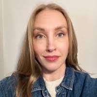 Ella Schuster's Instagram, Twitter & Facebook