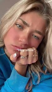 Ally Farrell's Instagram, Twitter & Facebook