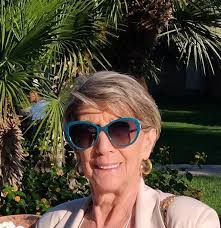 🌿 Ecco la mia polvere di rosmarino, ne basta un pizzico per trasformare le  tue patate al forno o il tuo pollo in un piatto prelibato. Ti lascio la  ricetta VELOCE nei