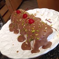 For the ice cream cake: Speedy Ice Cream Cake Ice Cream Cake Ice Cream Cake Recipe Sweet Meat Recipe