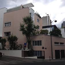 villa guggenbuhl d andre lurcat au parc montsouris ravalee avec ses couleurs d origine villa parc montsouris paris