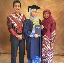 Menerusi laman twitter intan najihah, anak kepada allahyarham datuk nassier wahab meluahkan rasa sayu dan rindu terhadap ayahnya itu. Nassier Wahab Intan Najihah Mohd Nasir Dia Ada Minta Maaf Tapi Masa Tu Tak Sangka Dia Nak Slushajte Muzyku Etogo Artista Nassier Wahab V Apple Music Iruldog