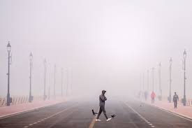 Over 300 flights delayed at IGI airport as thick 'severe' smog blankets  Delhi; IndiGo issues advisory | Today News