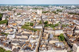 Wie spät ist es in nantes, frankreich?ortszeit. Luftaufnahme Uber Nantes Stadt In Frankreich Lizenzfreie Fotos Bilder Und Stock Fotografie Image 81692043