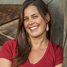 Sarah Calhoun's Instagram, Twitter & Facebook