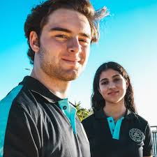 Estilo listo para la aventura 😎 La nueva Polo de Club Atlético La Paz te  acompañará todos los días; desde una junta en la oficina (Que pudo ser  llamada), un viaje hasta