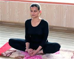 Alishinda mtihani wa majaribio kwa alama za juu baada ya kufundishwa na baba yake robert. Vyeo Vya Yoga Vya Kusaidia Na Afya Ya Akili Desiblitz